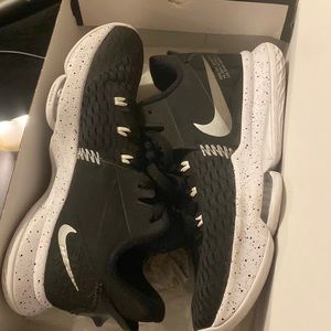 lebron witness side 8.5 men 10 women